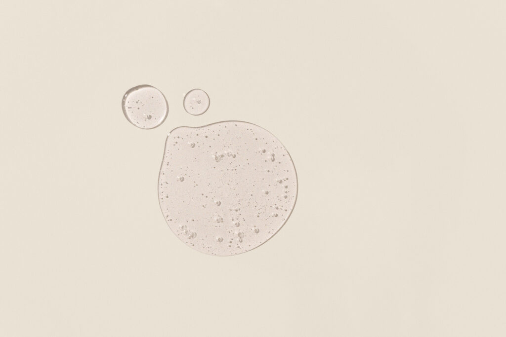 swatch glowy hair serum